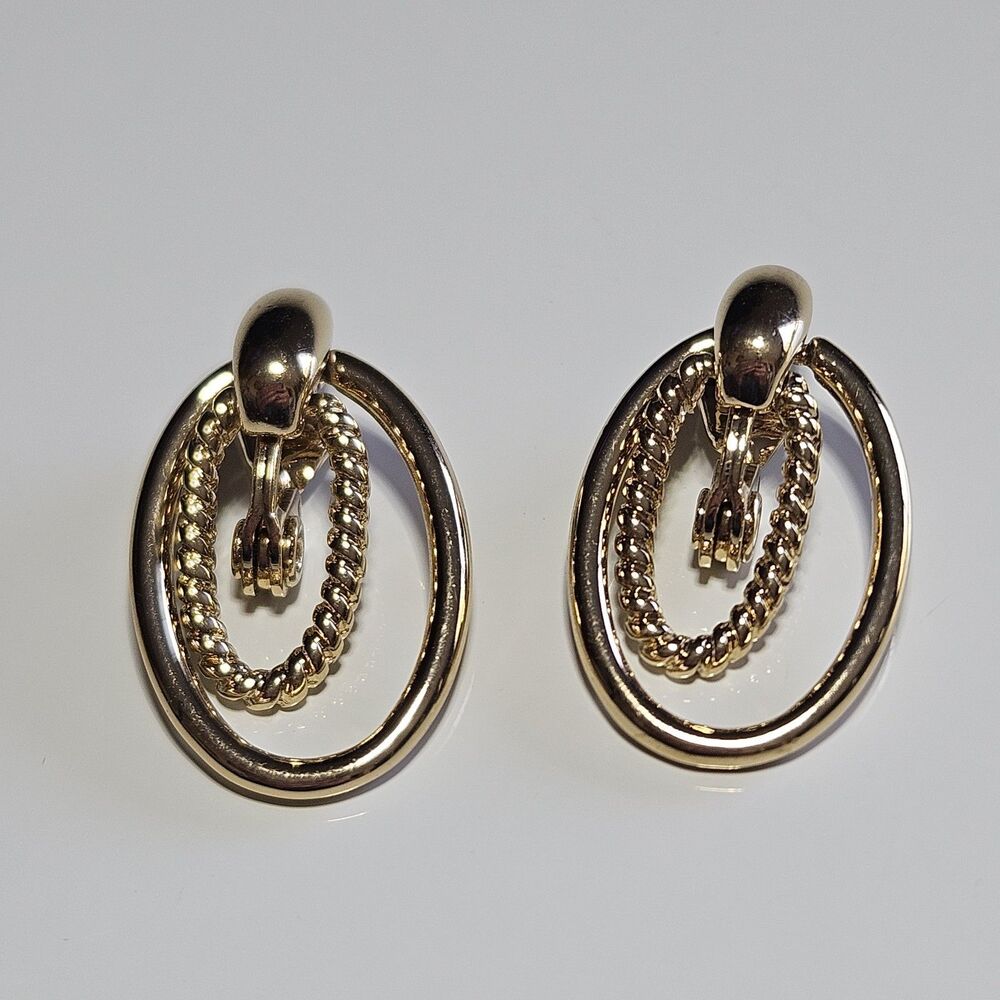 Vintage TJG Signed Polished Gold Tone Oval w/inner twisted oval Clip On Earrings